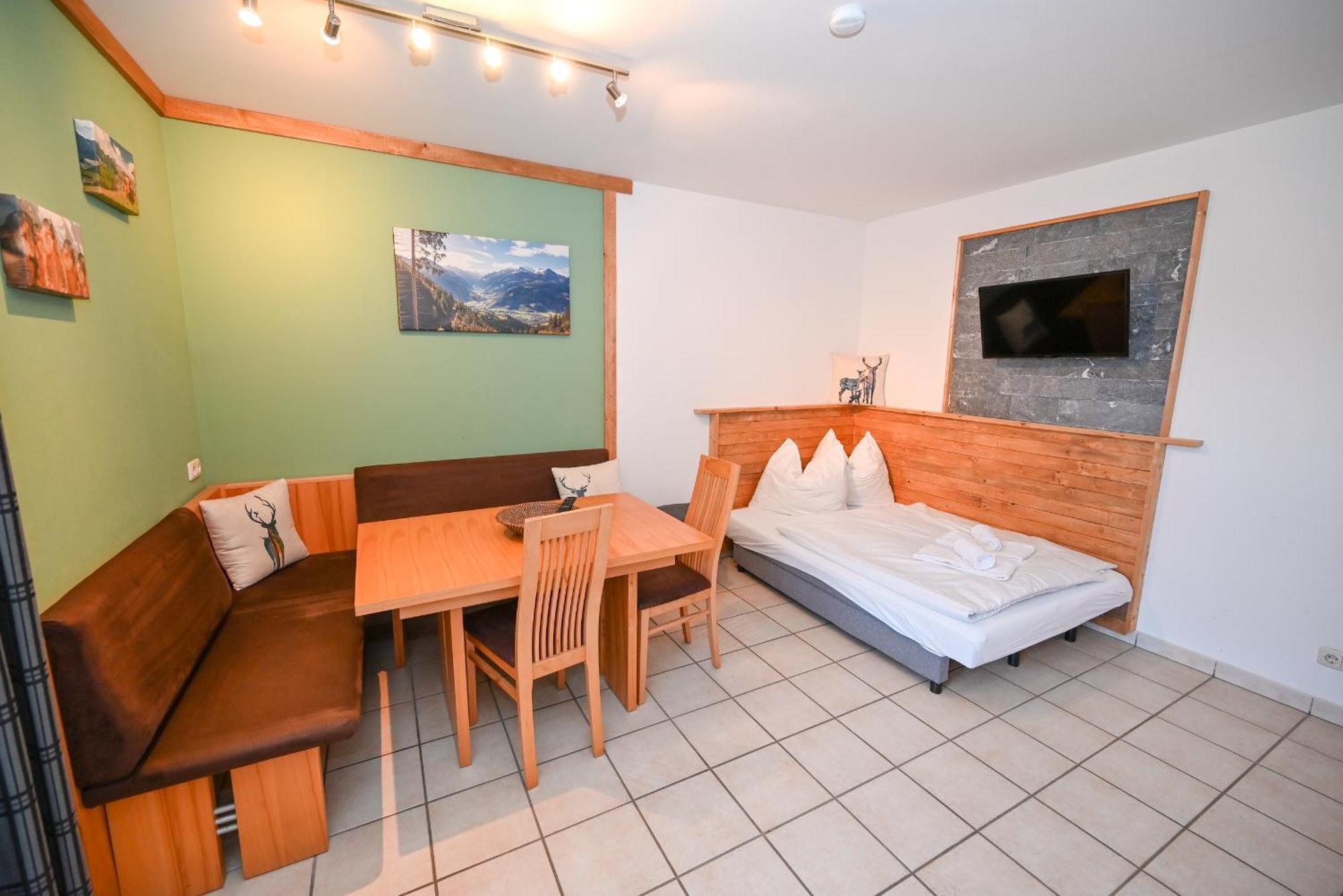 Panorama Apartments Bruck By All In One Apartments Bruck an der Grossglocknerstrasse Bagian luar foto